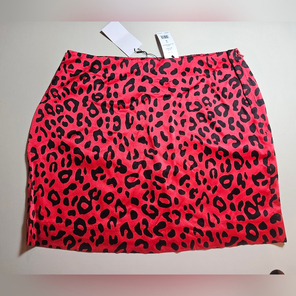 Equipment Vibrant Red and Black Animal Print Mini Skirt Womans Size 6 NWT
